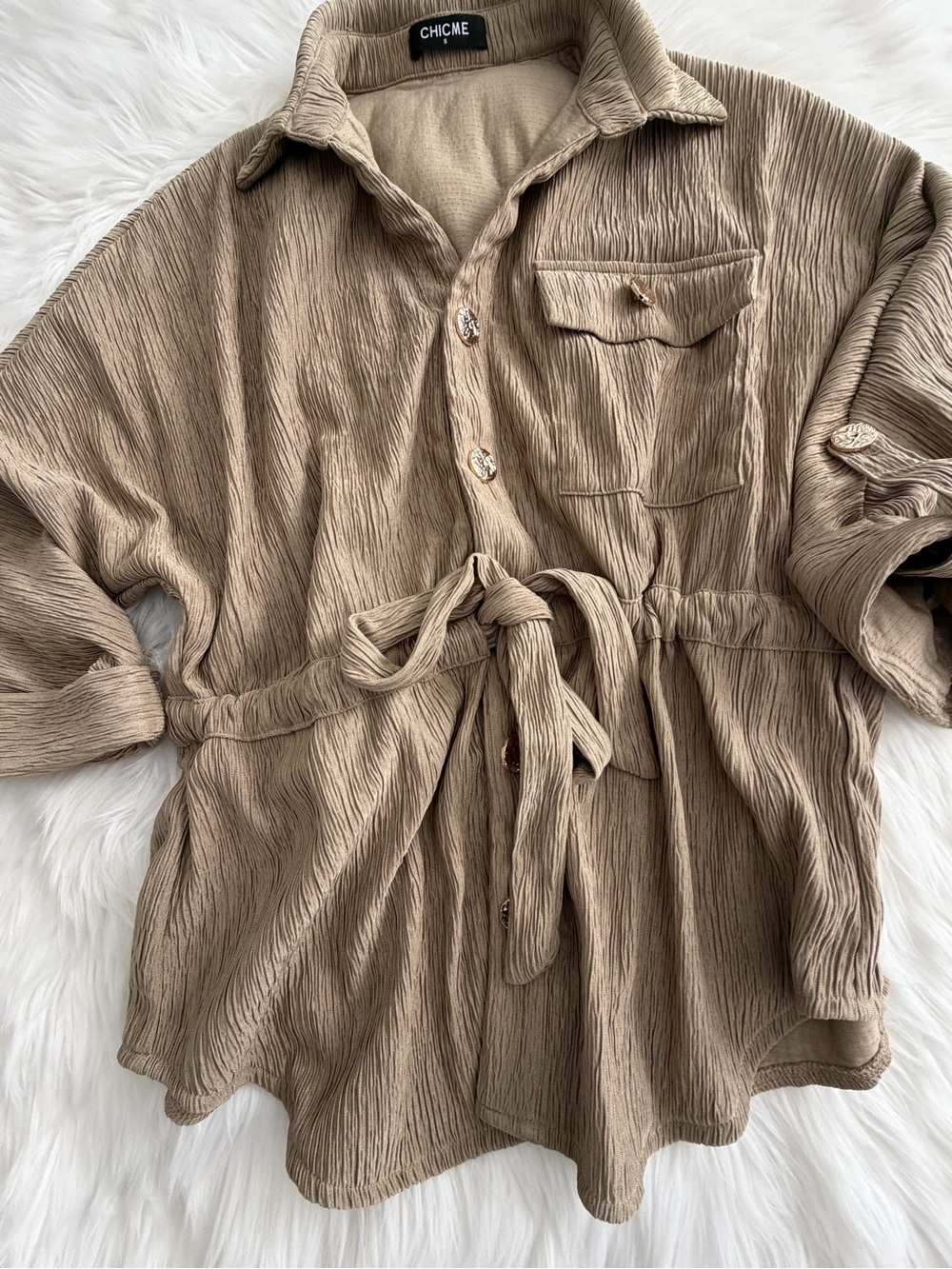 chic Beige Drawstring Button-Front Shirt Jacket - Picture 4 of 6
